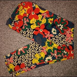 60s 70s style floral Lularoe TC2 leggings